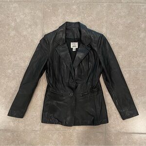 Vintage black genuine leather blazer with satin lining 
Size XS